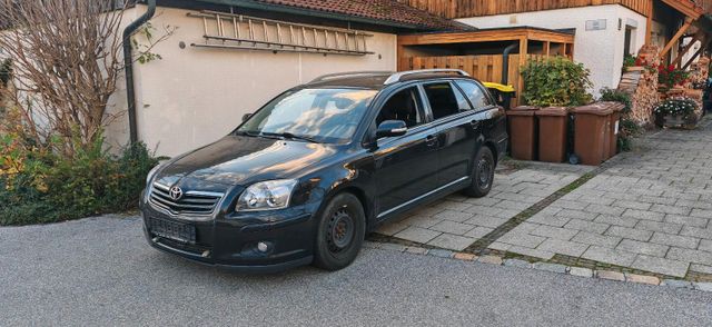 Toyota Avensis 1.8 VVT-i Combi