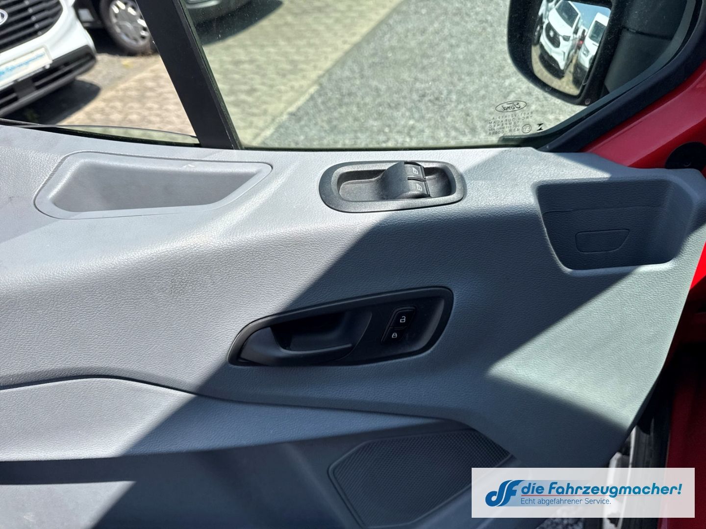 Fahrzeugabbildung Ford Transit Kombi 350 L3 Trend Temp Klima *7130 Exp