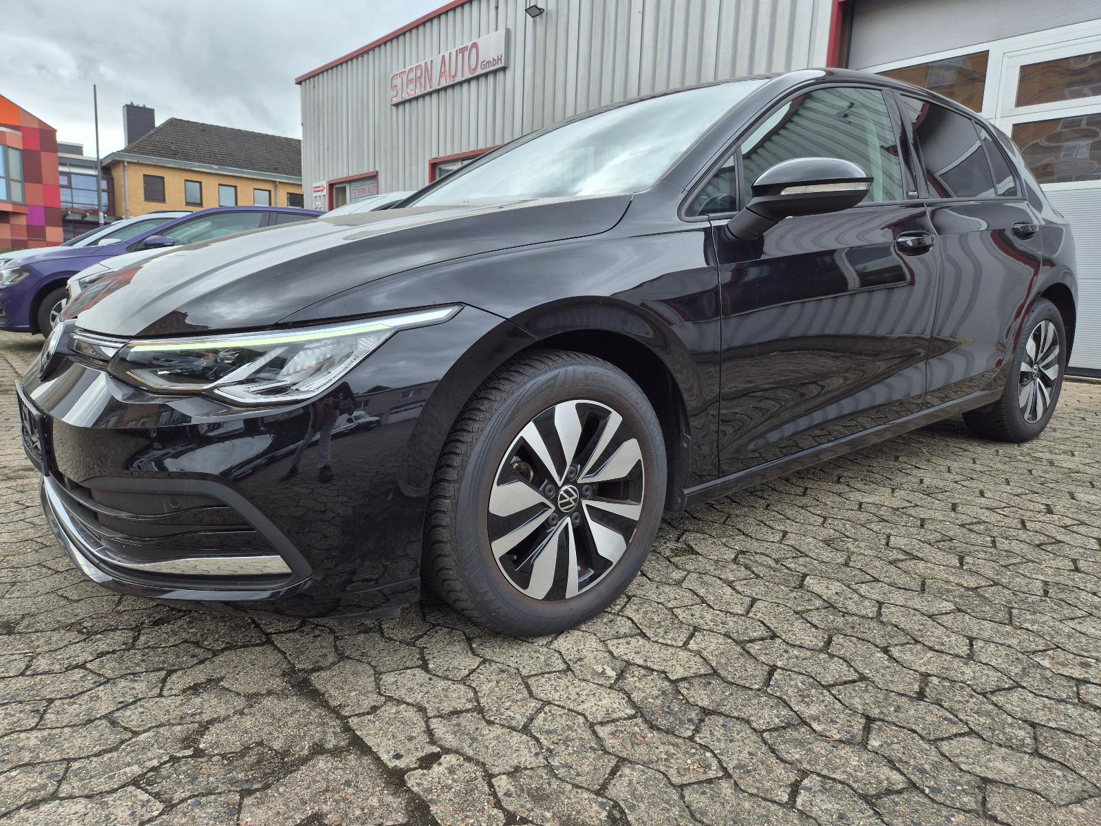 Volkswagen Golf 1.5 eTSI Move ACC,LED,NAVI