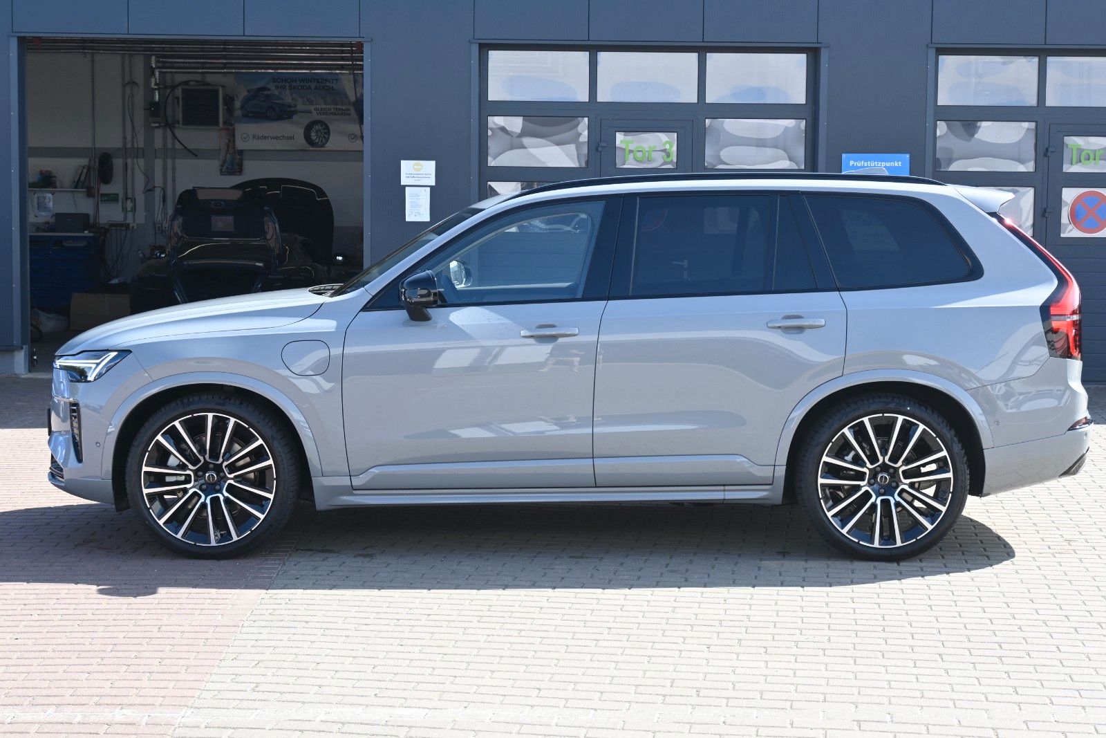 Fahrzeugabbildung Volvo XC90 Ultra Dark T8 AWD Recharge*LUFT*PANO*STHZ