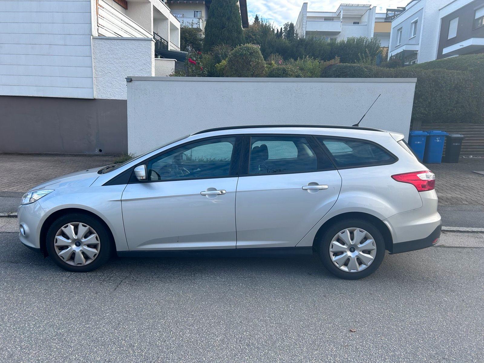 Ford Focus 2013 — rear view