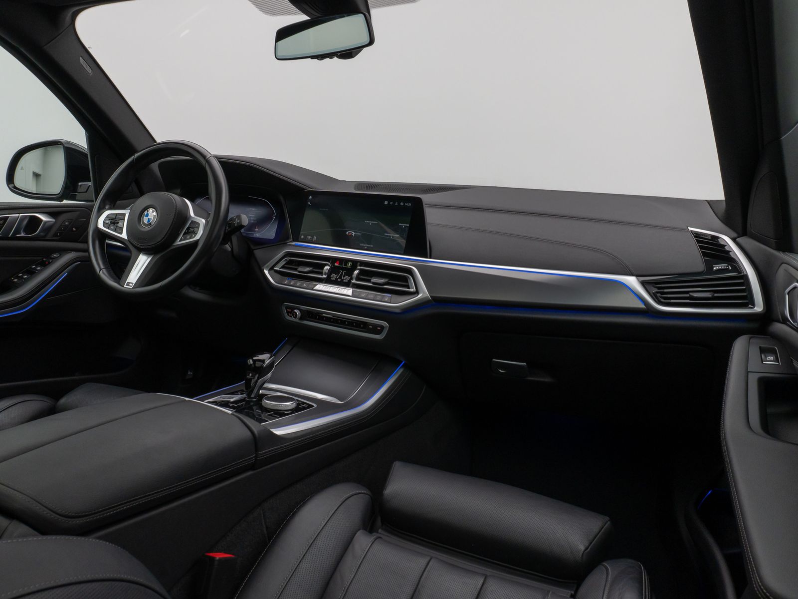 Fahrzeugabbildung BMW X5 xD40d M Sport Panorama Kamera HUD DAB HiFi