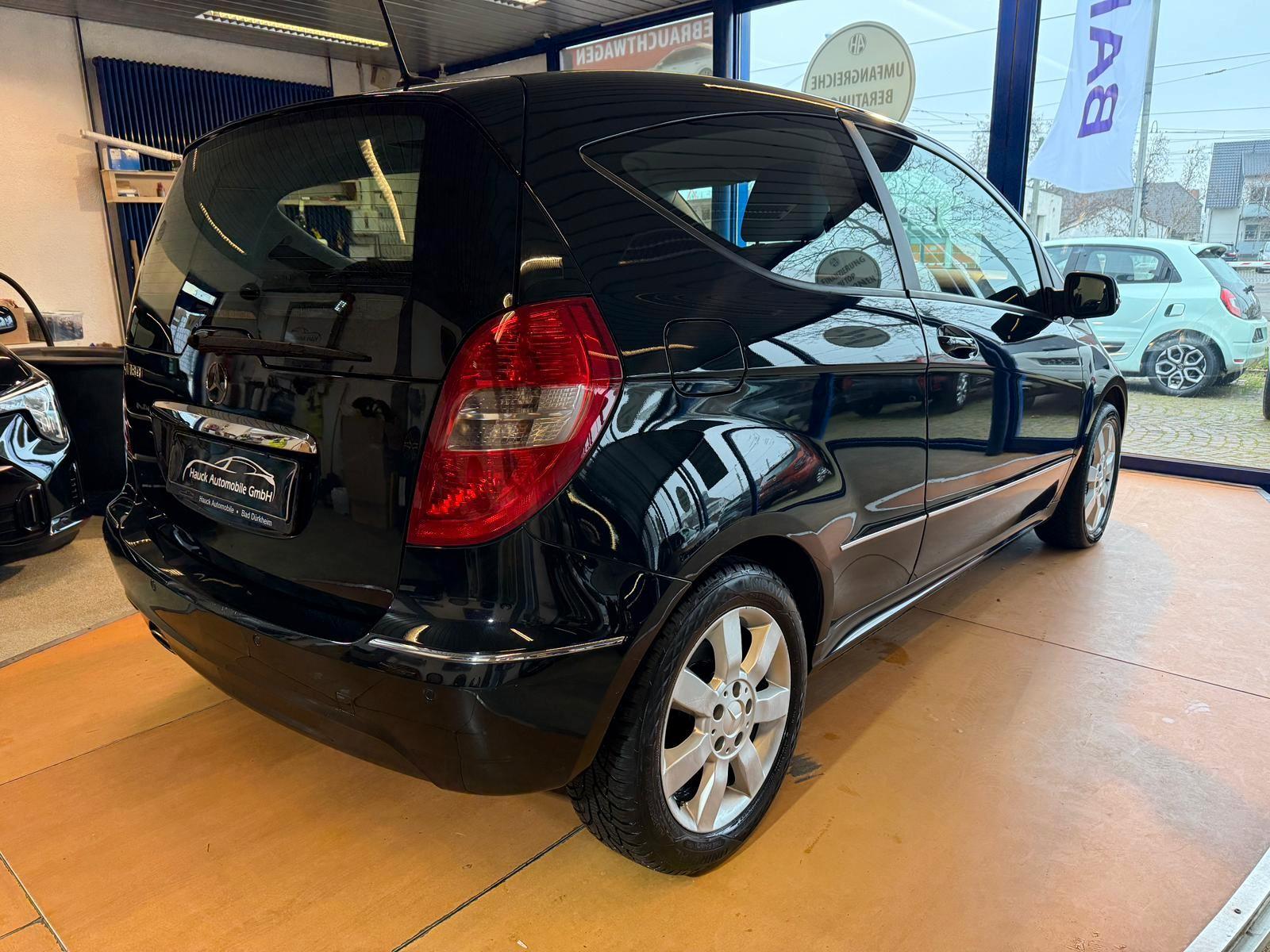 Mercedes-Benz A 180 Elegance / Teilleder / Automatik / Klima