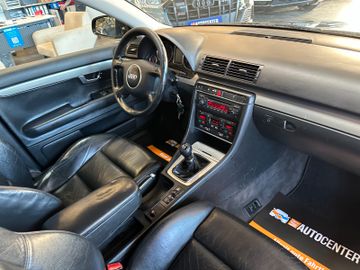 Audi A4  *TÜV 0228*KLIMAAUTOMATIK*SitzHZ*VOLL-LEDER*