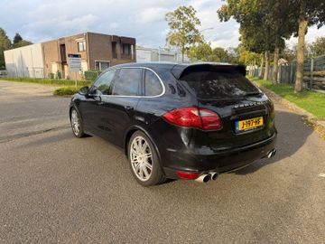 Porsche Cayenne - 8