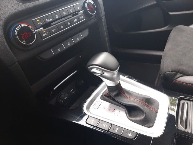 Fahrzeugabbildung Kia Ceed GT 1.6 T-GDI Navi Leder Kamera PDC 18"