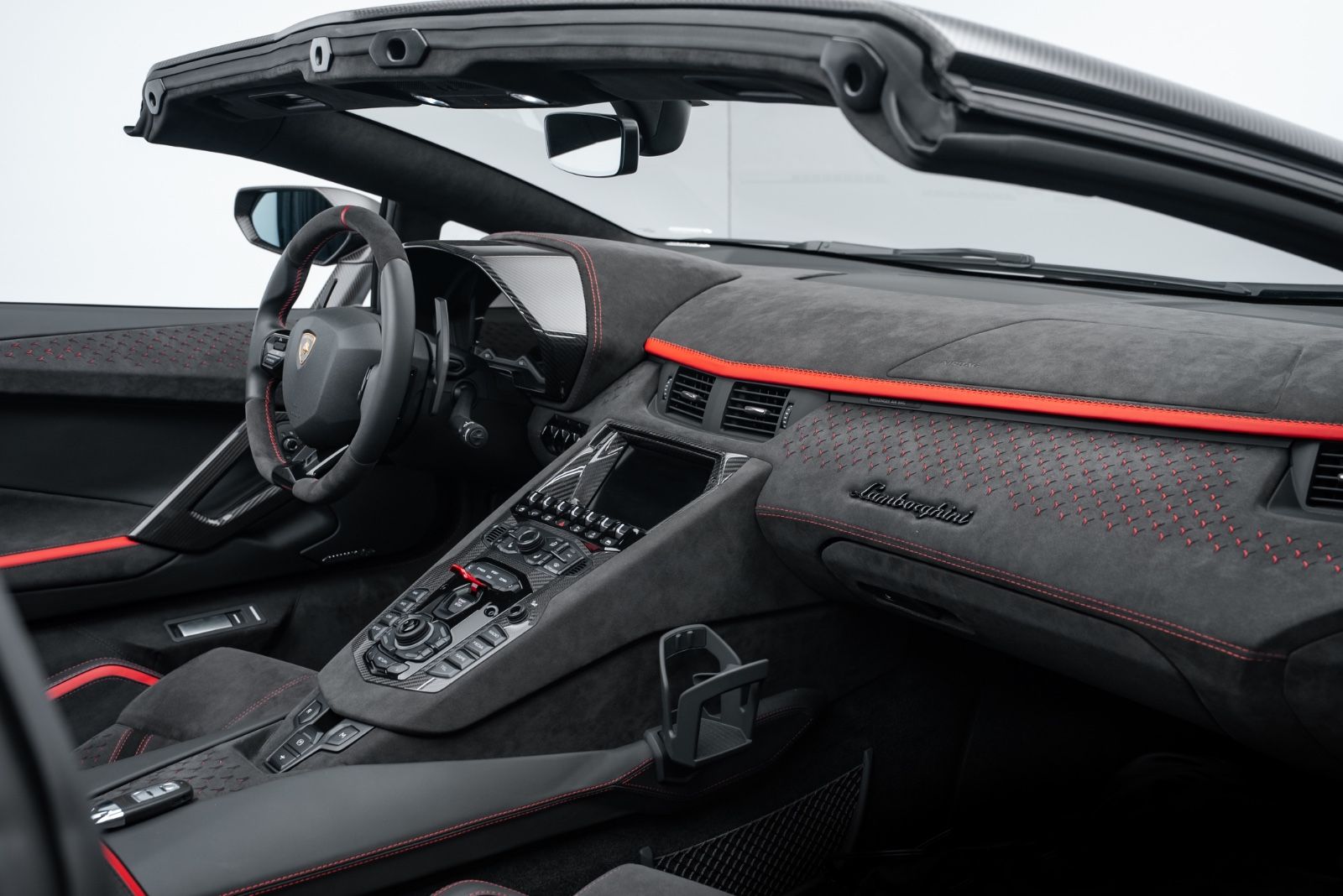 Fahrzeugabbildung Lamborghini Aventador Ultimae Roadster FULL CARBON/1 of 250