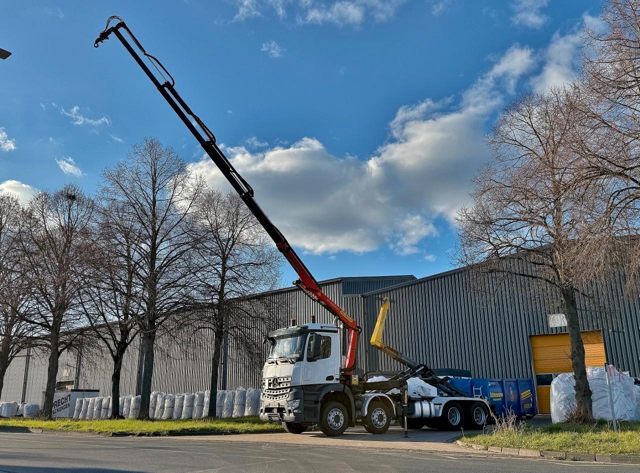 Mercedes-Benz Arocs 3251 - Kran - Abrollkipper - 8x4