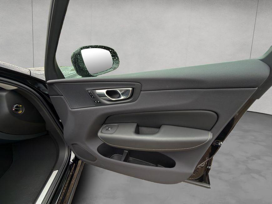 Volvo XC60 B4 B Plus Dark
