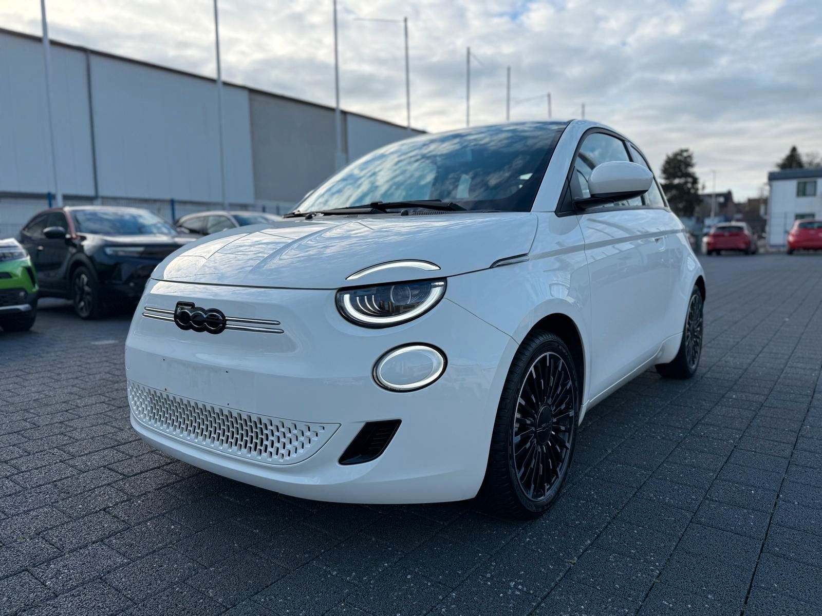 Fiat 500e Icon MAGIC-EYE  |ACC|Kamera|LED|17Zoll|SHZ imagem 3