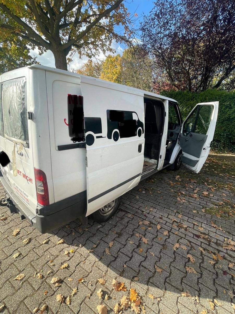 Ford Transit 2011 — interior