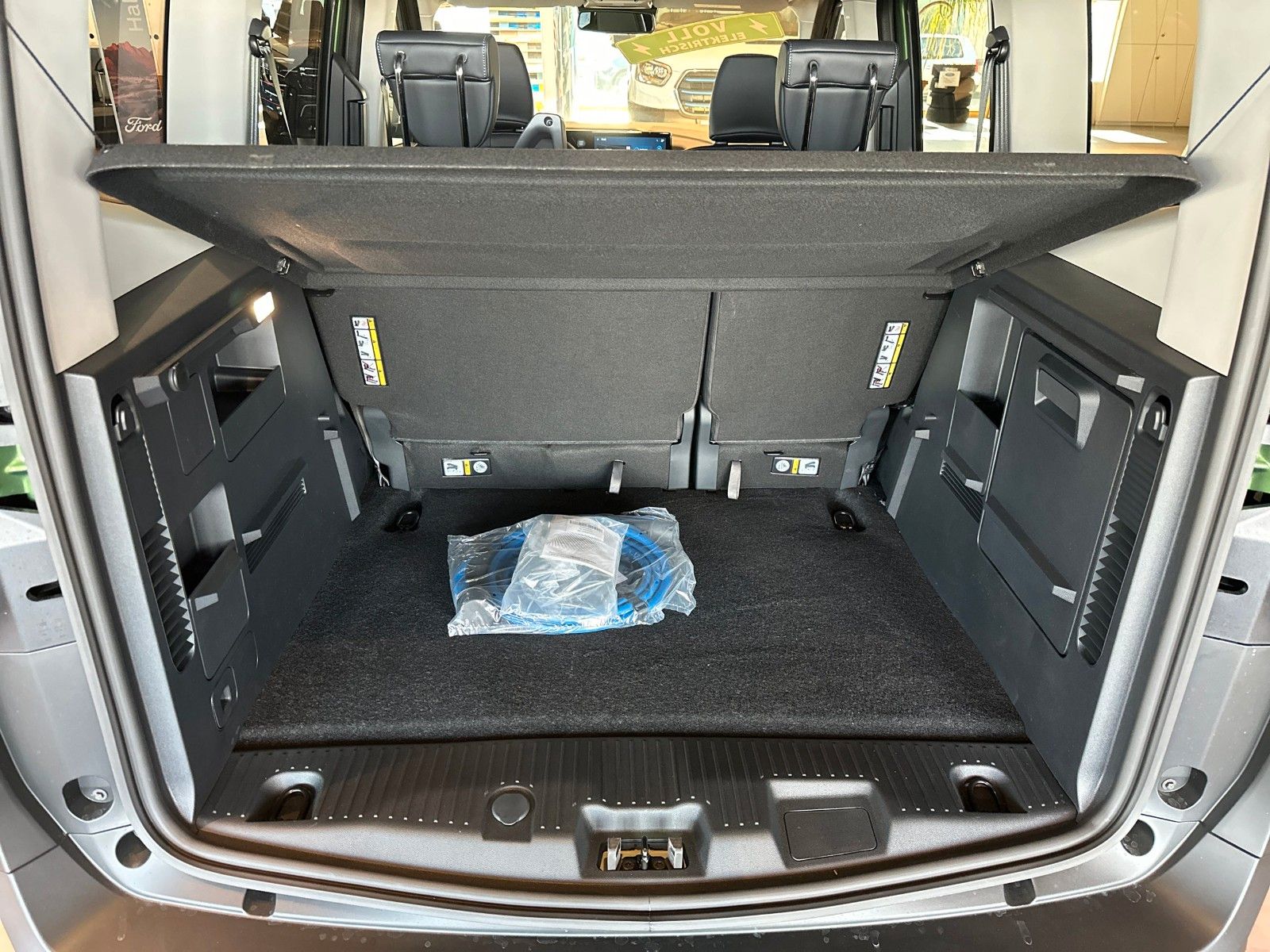 Fahrzeugabbildung Ford Tourneo Courier BEV Active, FAHRASSISTENZPAKET