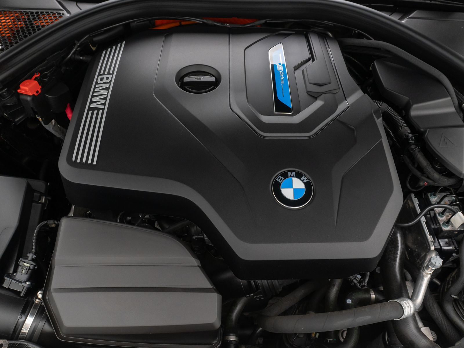 Fahrzeugabbildung BMW 320e Stop&Go DAB Alarm AHK HiFi Sportsitz 19Zoll