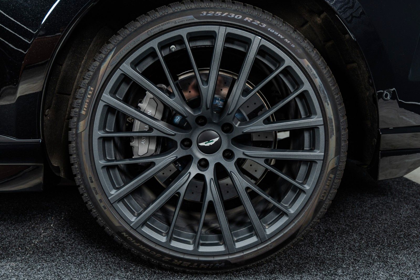 Fahrzeugabbildung Aston Martin DBX 4.0 V8 DBX707 + 2.Hand + Top Geplfegt