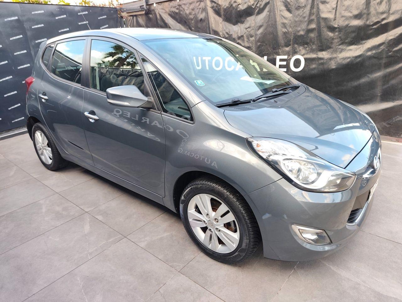 Hyundai ix20 2011 — interior