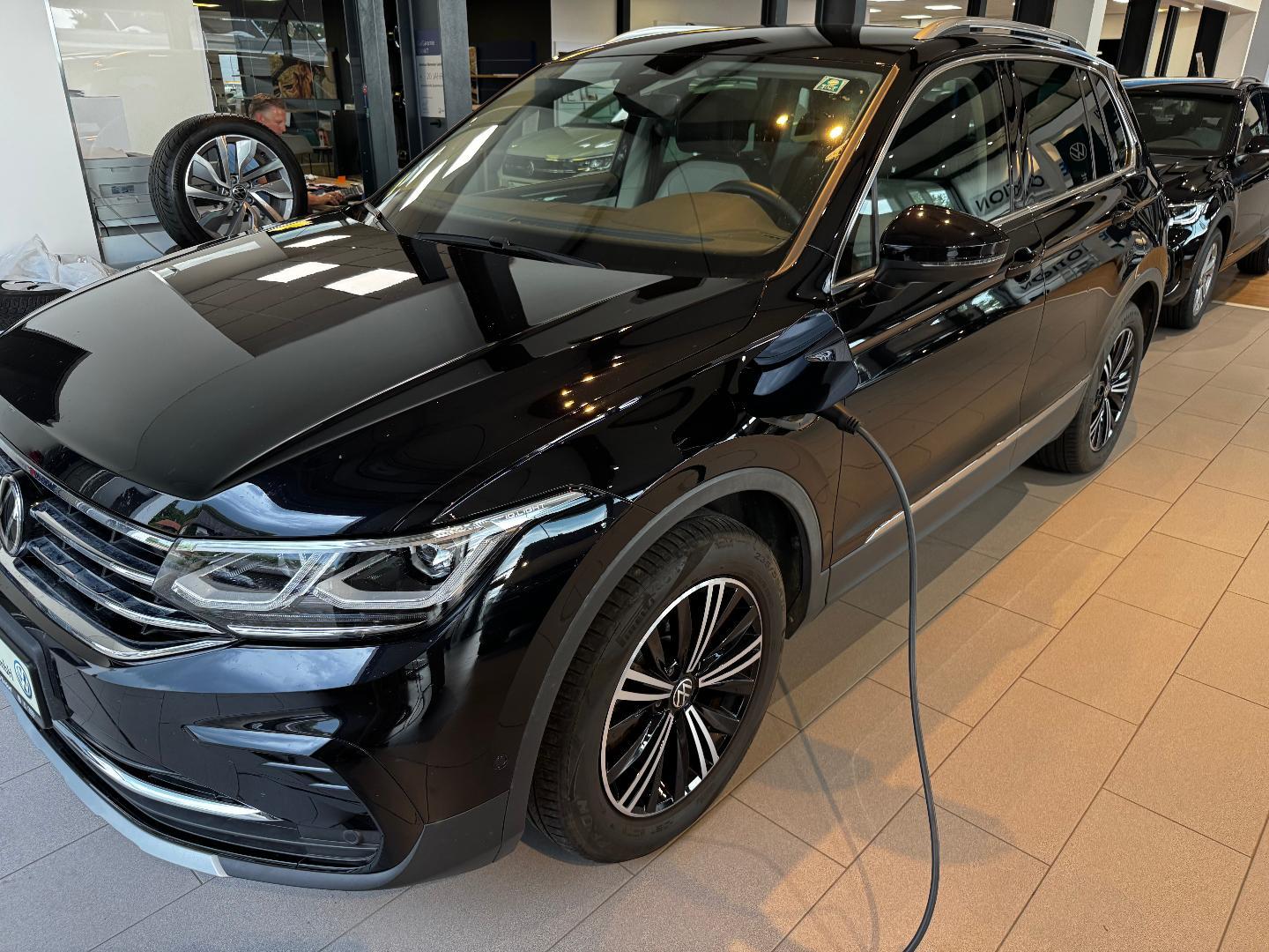 Volkswagen Tiguan Elegance DSG E-Hybrid Plug-In Leder Voll