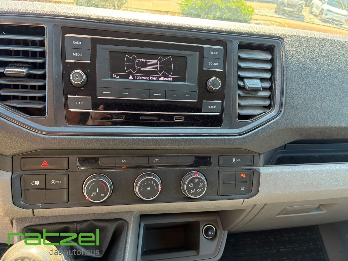 Fahrzeugabbildung Volkswagen Crafter Kasten Hochdach FWD 35 MR 2.0 TDI +AHK+P