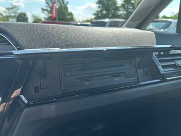 Fahrzeugabbildung Volkswagen Touran 2.0 TDI Highline 7 Sitze LED
