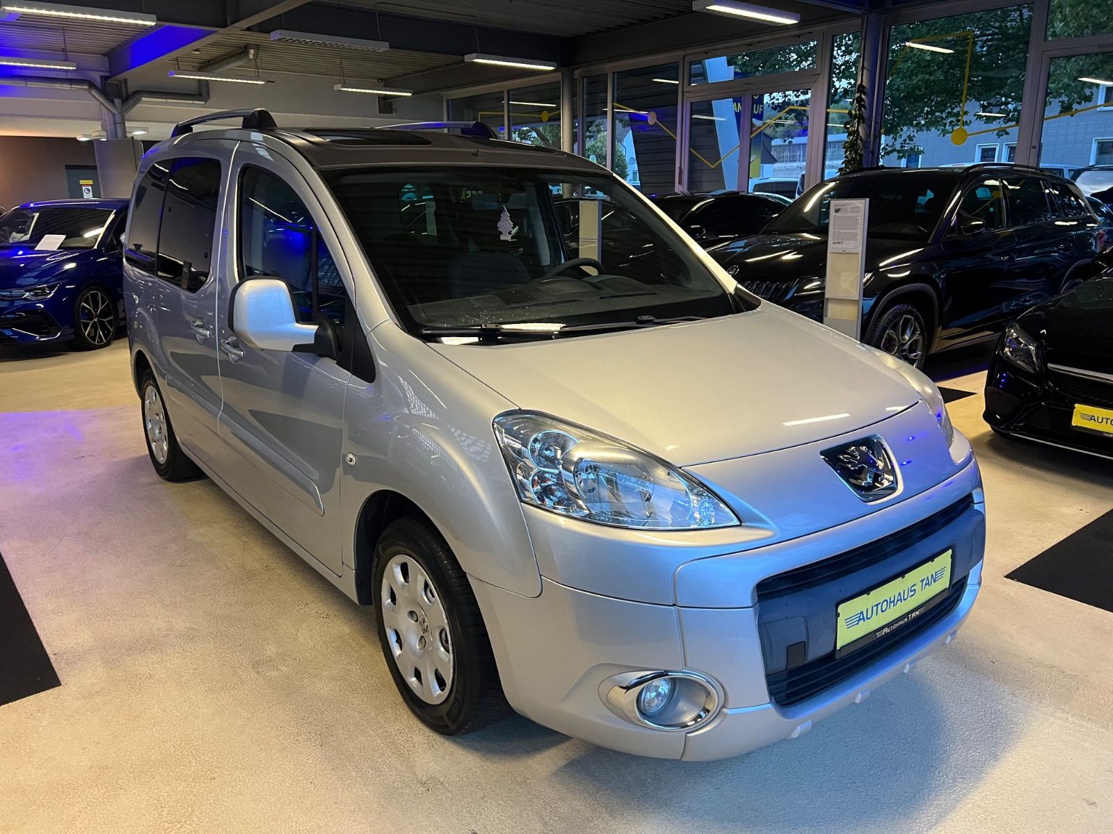 Fahrzeugabbildung Peugeot Partner Tepee Family * 1.HAND *