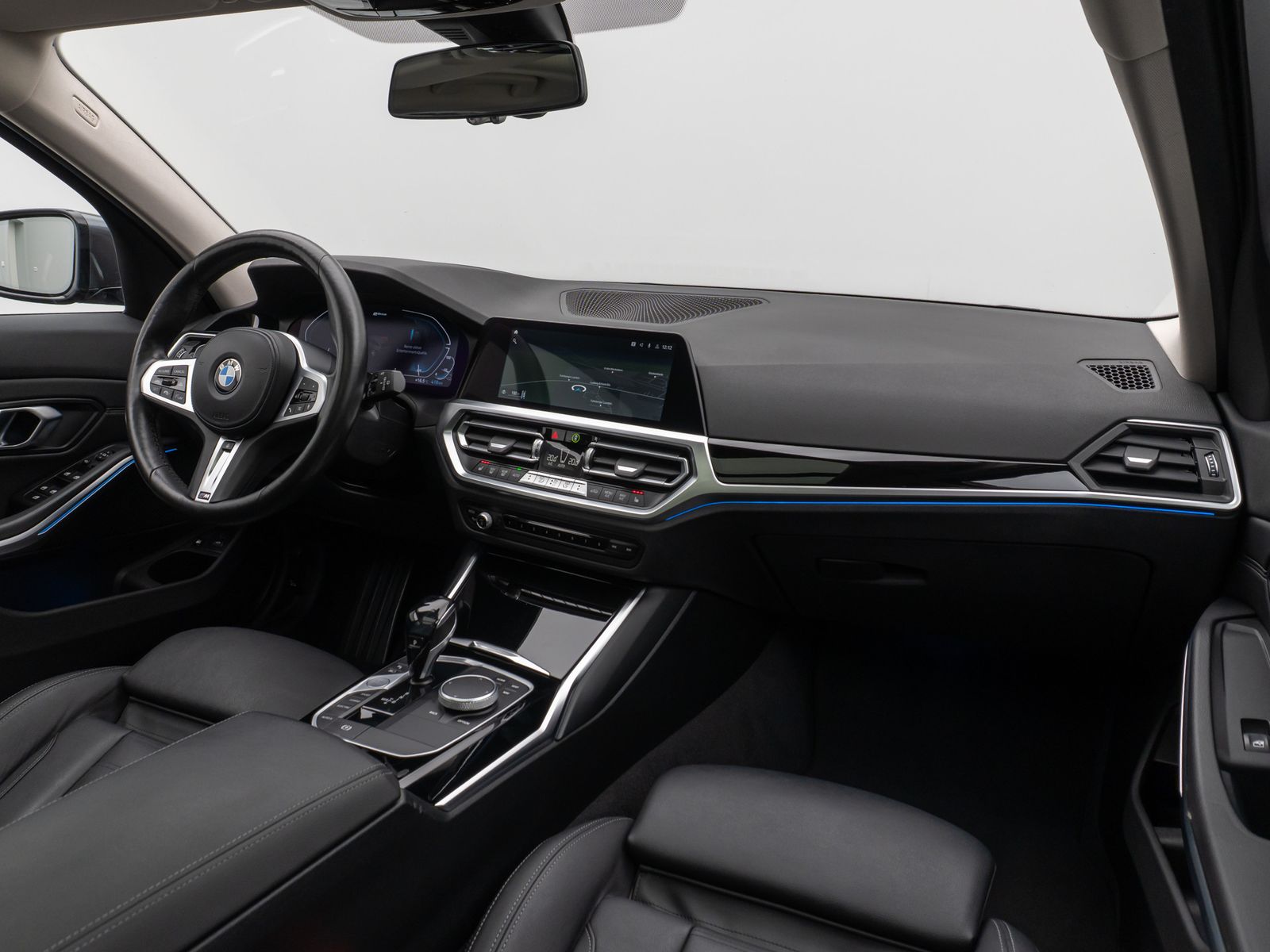 Fahrzeugabbildung BMW 330e xD Sport Line Panorama Laser Kamera HUD DAB