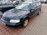 Volkswagen VW passat b3 1.6l benzin - Volkswagen Passat aus 1998: Kombi