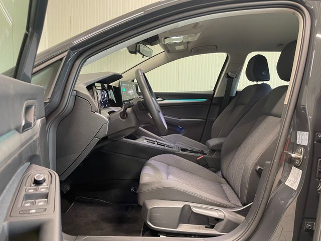 Golf VIII Variant Life 2.0 TDI DSG LED SHZ ACC R
