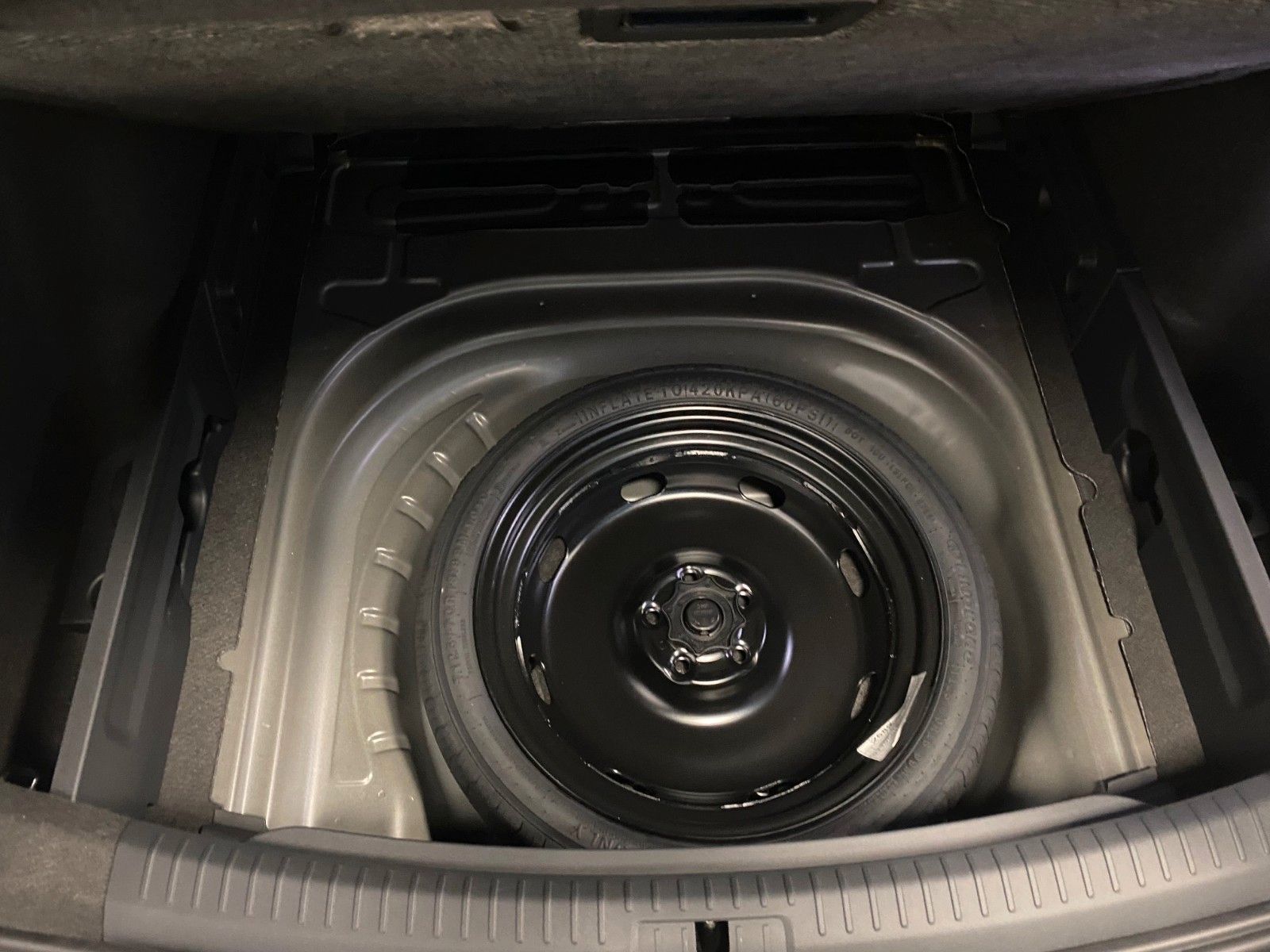 Fahrzeugabbildung CUPRA Leon ST 1.5 eTSI DSG FACELIFT MHEV+5 J. GARANTIE