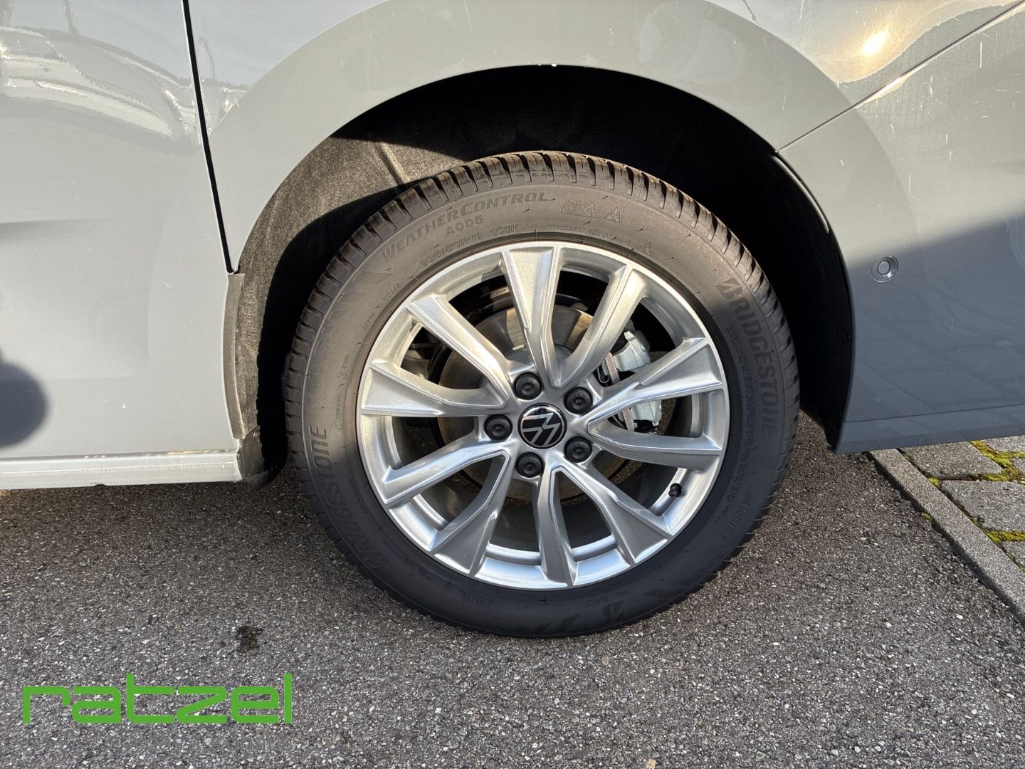 Fahrzeugabbildung Volkswagen T7 Multivan Goal LÜ AHK+ACC+LED+Navi+7 Sitze