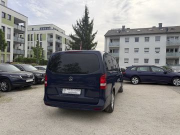 Mercedes V 220 - 5