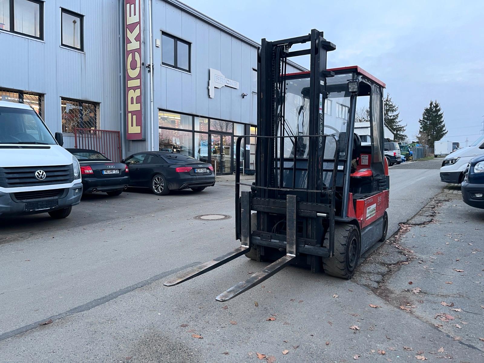 Toyota Elektrostapler7FBMF35  Seitenhub