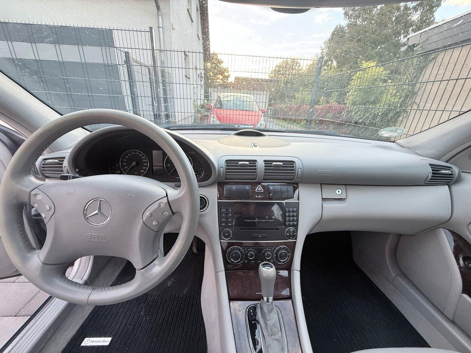 Mercedes-Benz C180 2004 — engine 163 HP (120kW)