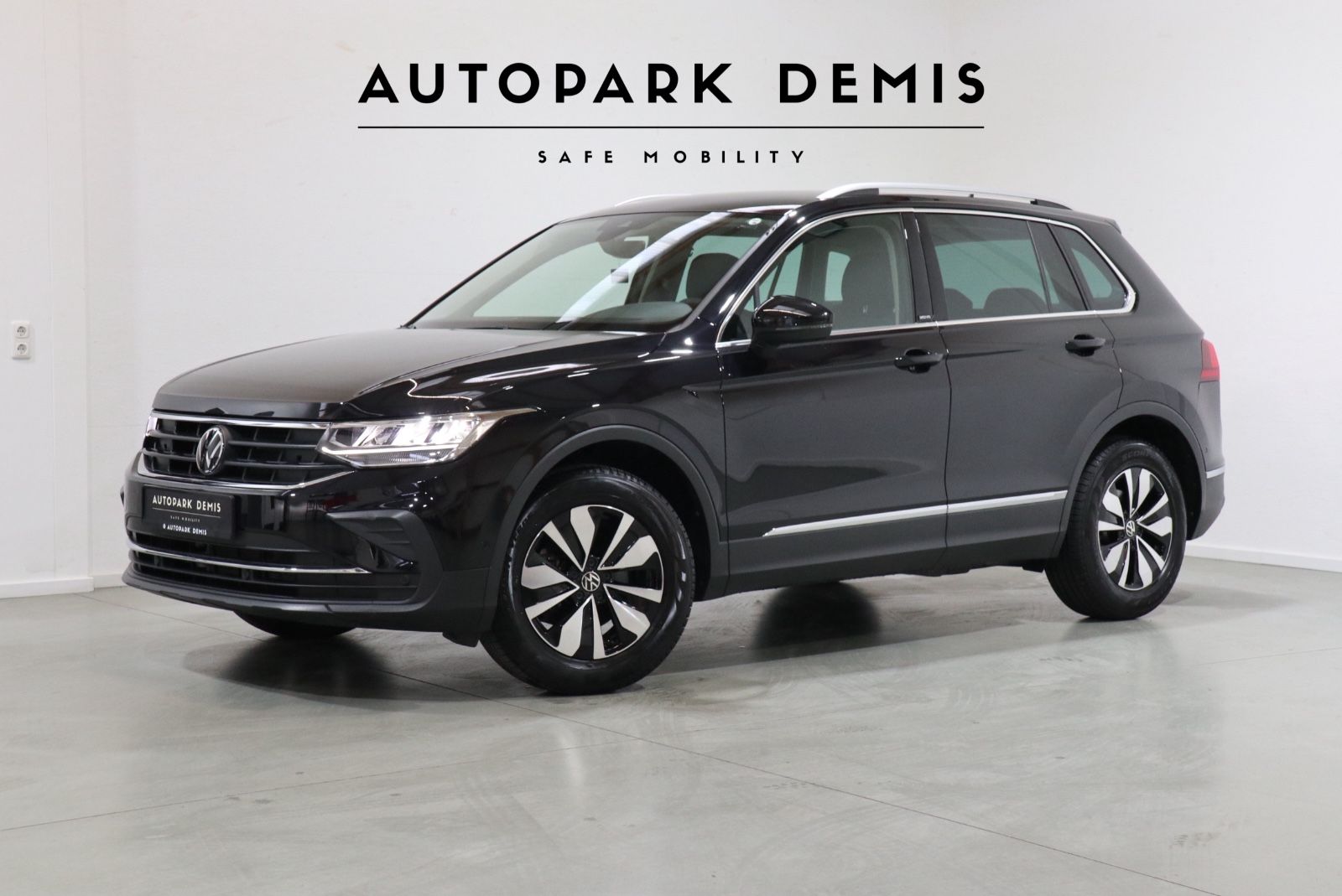 Volkswagen Tiguan Move/IQ.DRIVE/KAM/AMBIENTE/SHZ+HINTEN/ACC