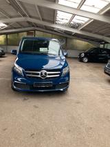 Mercedes-Benz lang - Mercedes-Benz V 220 in Stuttgart