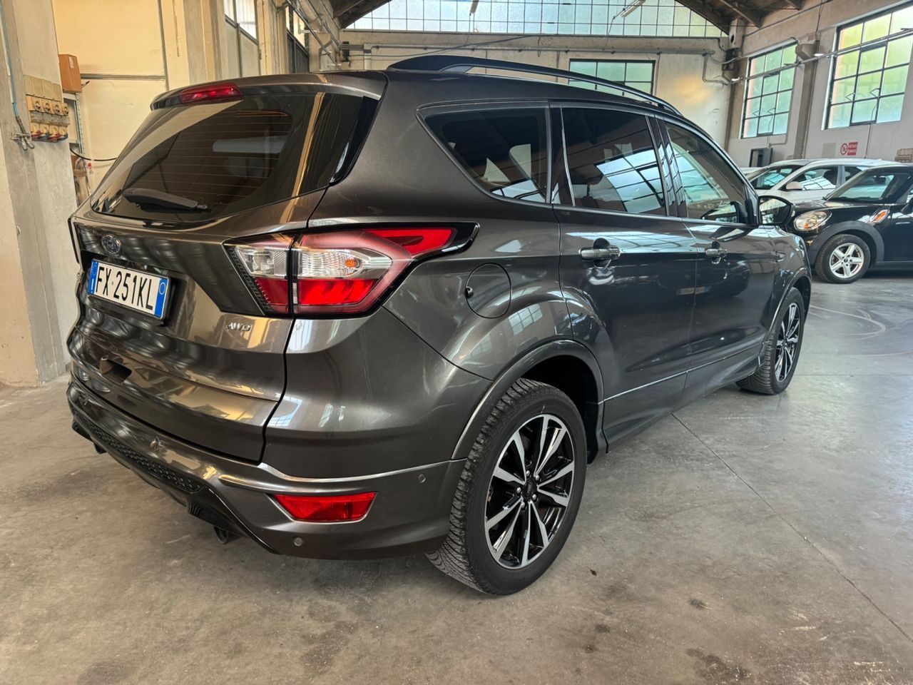Ford Kuga 2.0 TDCI 150 CV S&S 4WD Powershift ST- imagem 3