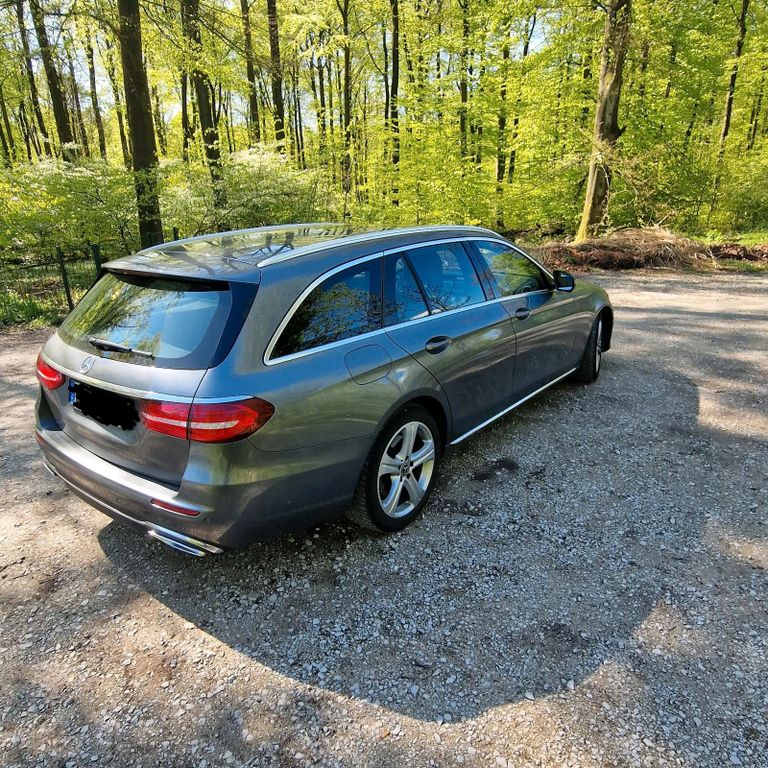Image of Mercedes-Benz E 350