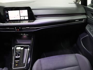 Fahrzeugverkauf 26 Volkswagen Golf VIII Vari. Style So&Wi R. StHz Navi Matrix