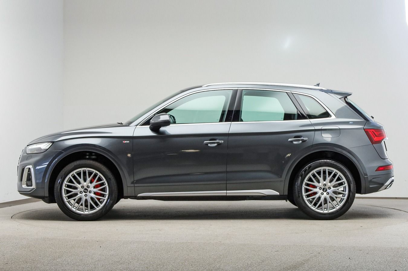 Audi Q5 S line 50 TFSI e qu. HUD, Tour, Matrix imagem 3