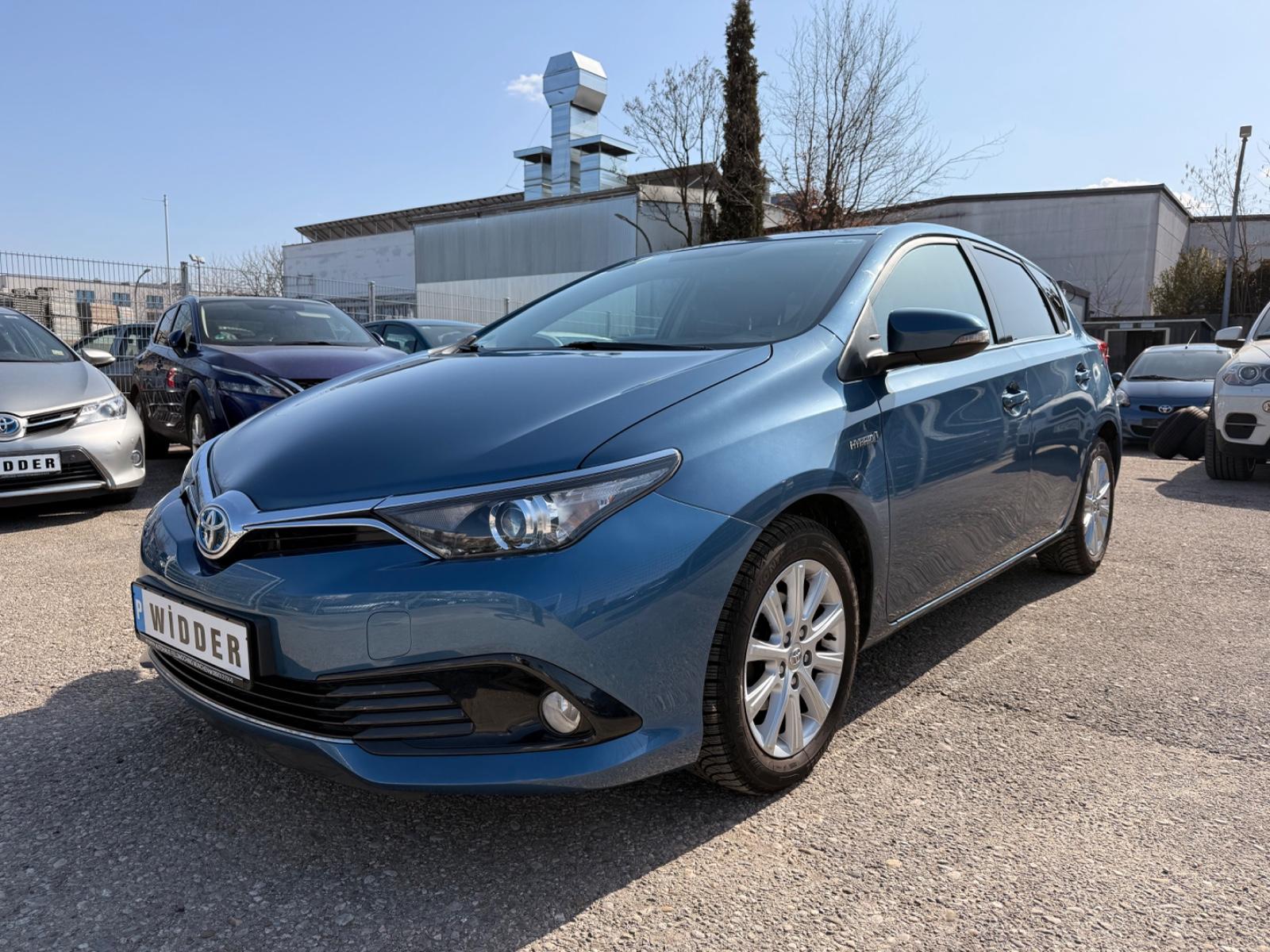 Toyota Auris Hybrid Design Edition-Navi-Shz-Temp-1 hand