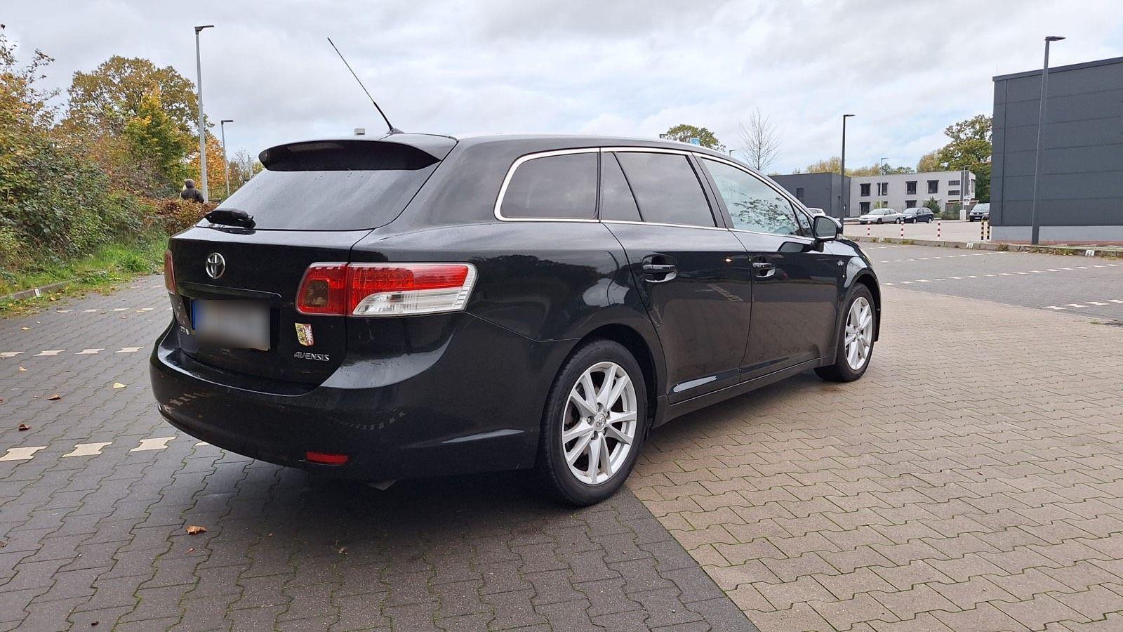 Toyota Avensis 2010 — photo 7