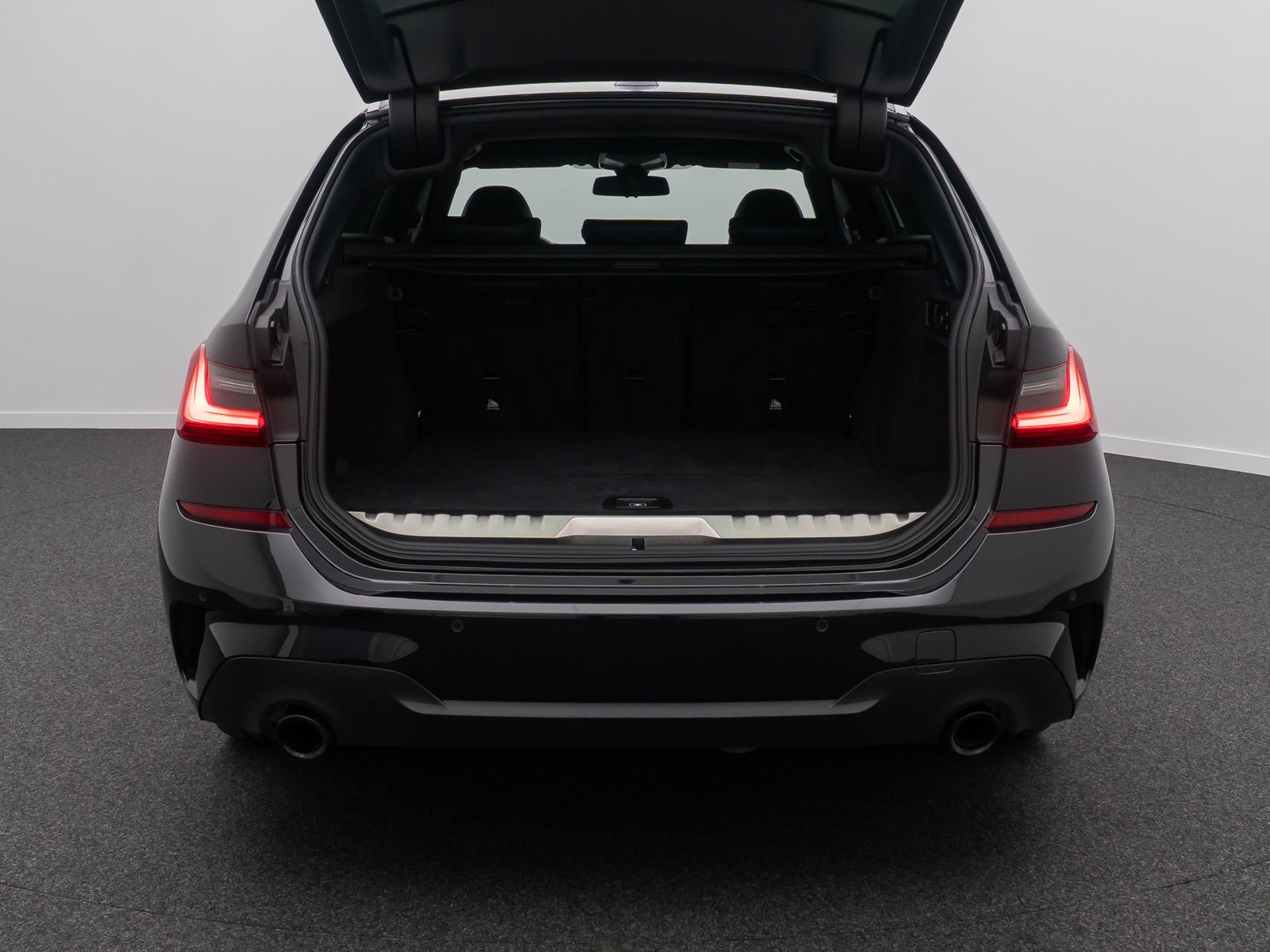 Fahrzeugabbildung BMW 330e xD M Sport DAB Laser 360°Alarm AHK HiFi 19"