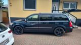 Lancia Voyager 2.8 MultiJet 16v Platinum Automatik ... - schwarze Lancia Voyager