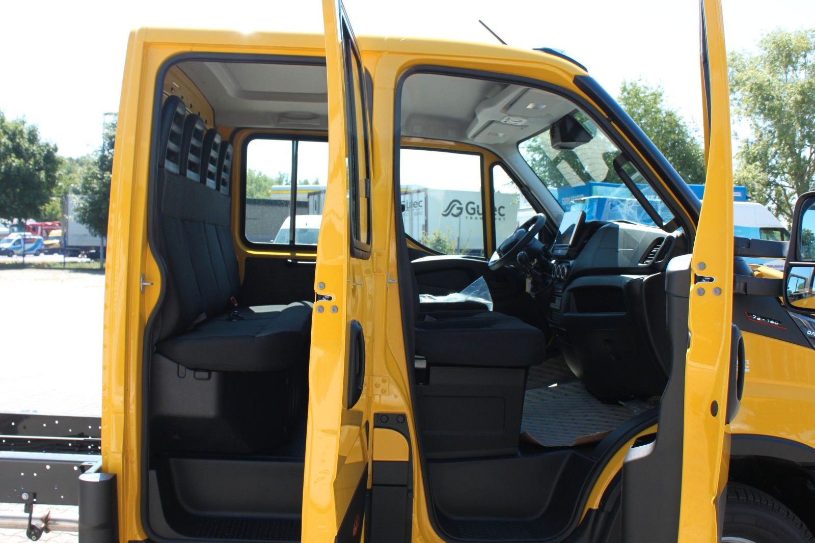 Fahrzeugabbildung Iveco Daily 70 C 18H D Fahrgestell mit Nebenabtrieb