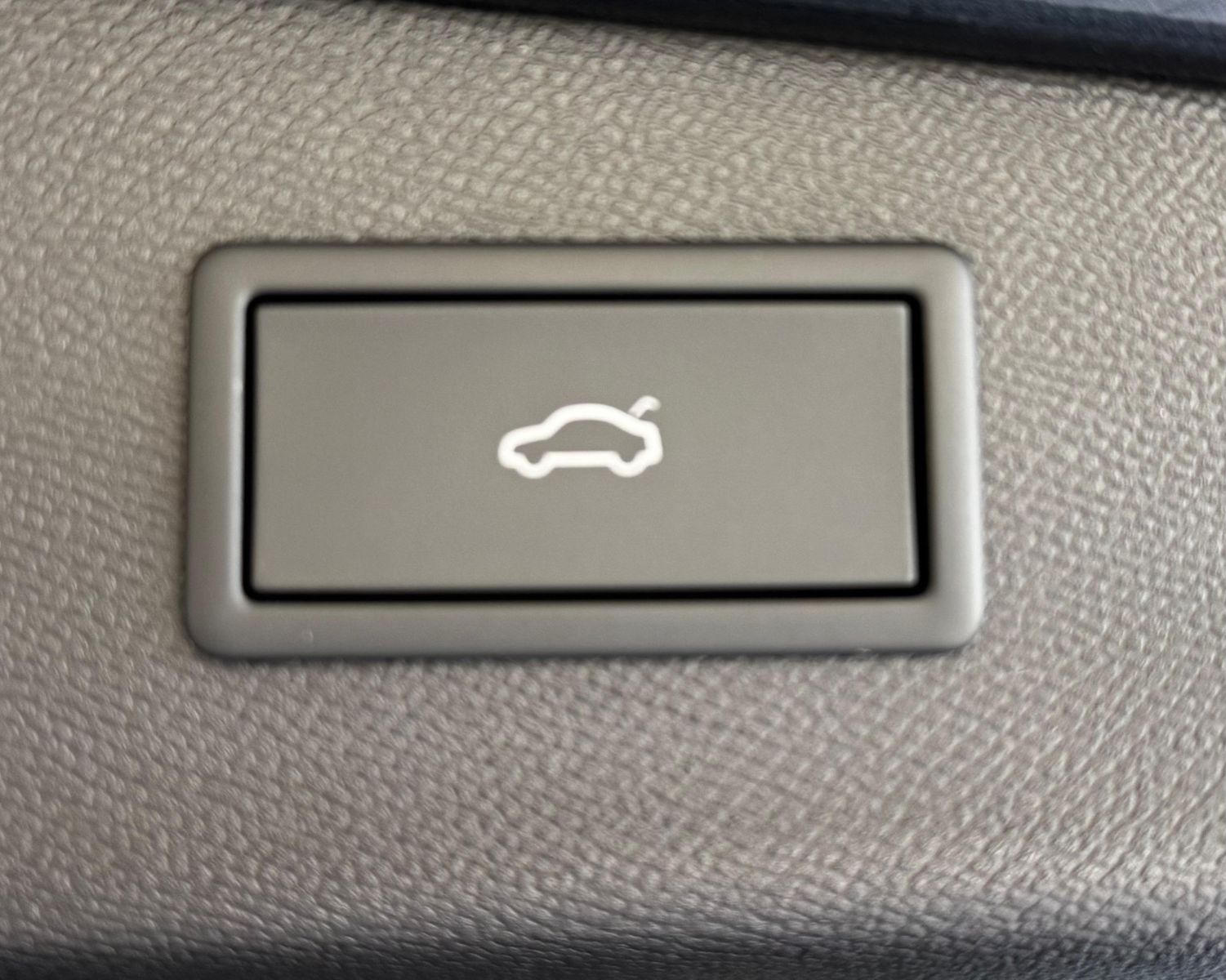 Fahrzeugabbildung CUPRA Leon 2.0 TSI VZ 4Drive Vision+ Matrix Pano ACC