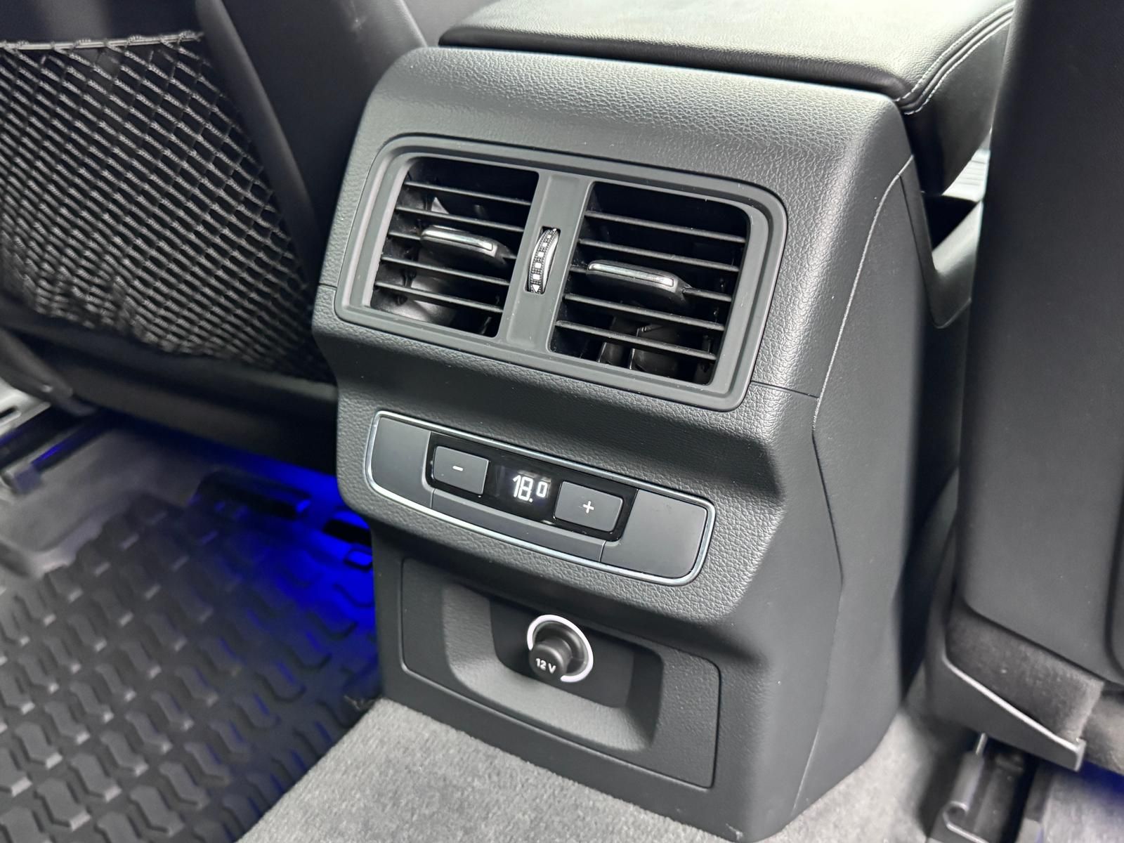 Fahrzeugabbildung Audi 40 TDI S-LINE/QUATTRO/ACC/AHK/VIRUTAL/360°/DAB