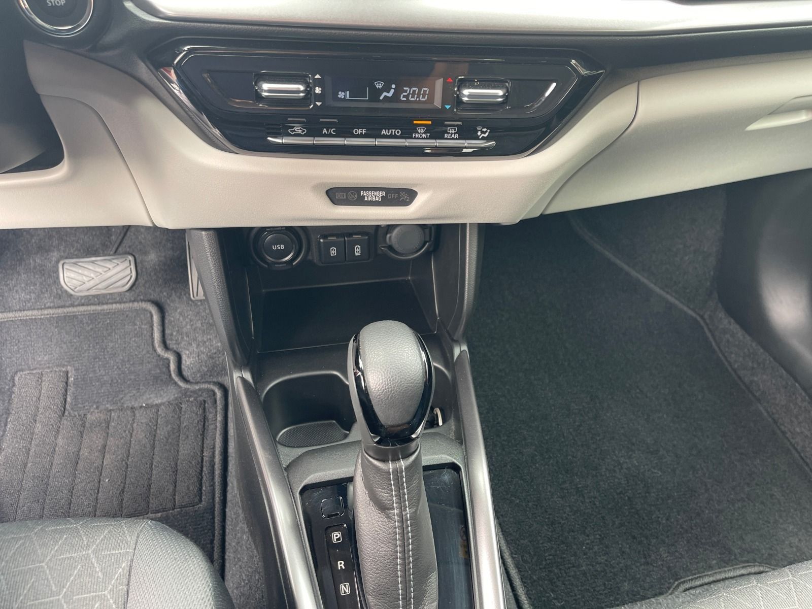 Fahrzeugabbildung Suzuki Swift 1.2 Hybrid Comfort+ Automatik