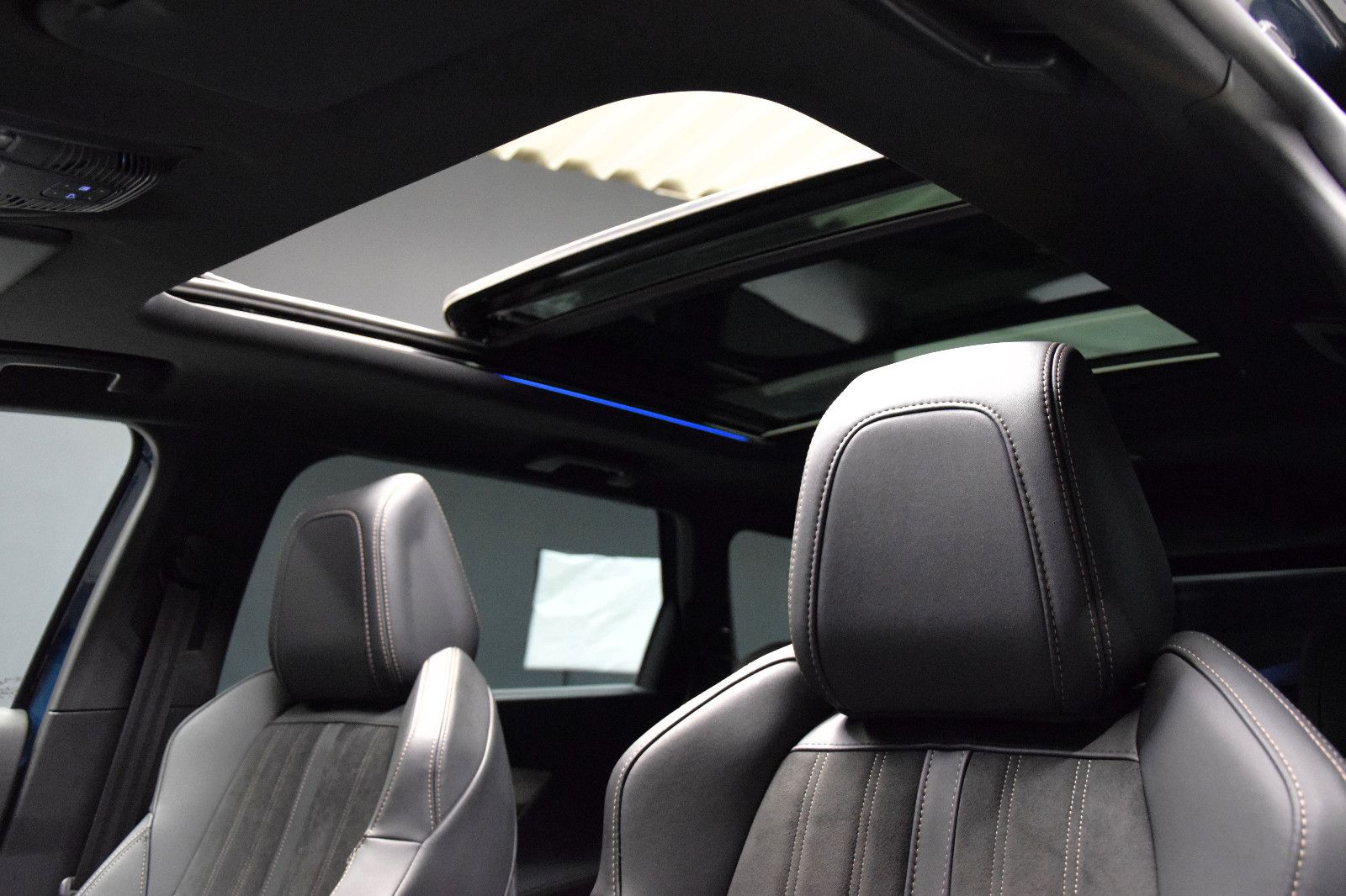 Fahrzeugabbildung Peugeot 5008 GT 7-Sitze Panorama LED ACC Focal Alcantara