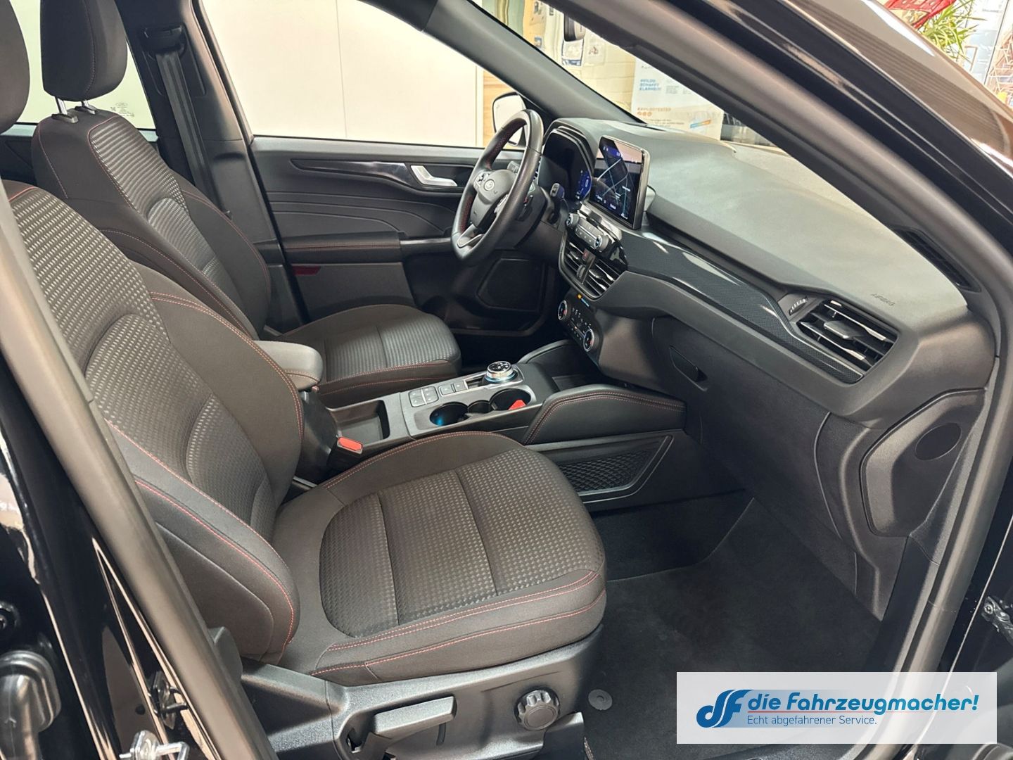 Fahrzeugabbildung Ford Kuga ST-Line HUD Navi Digitales Cockpit LED Blen