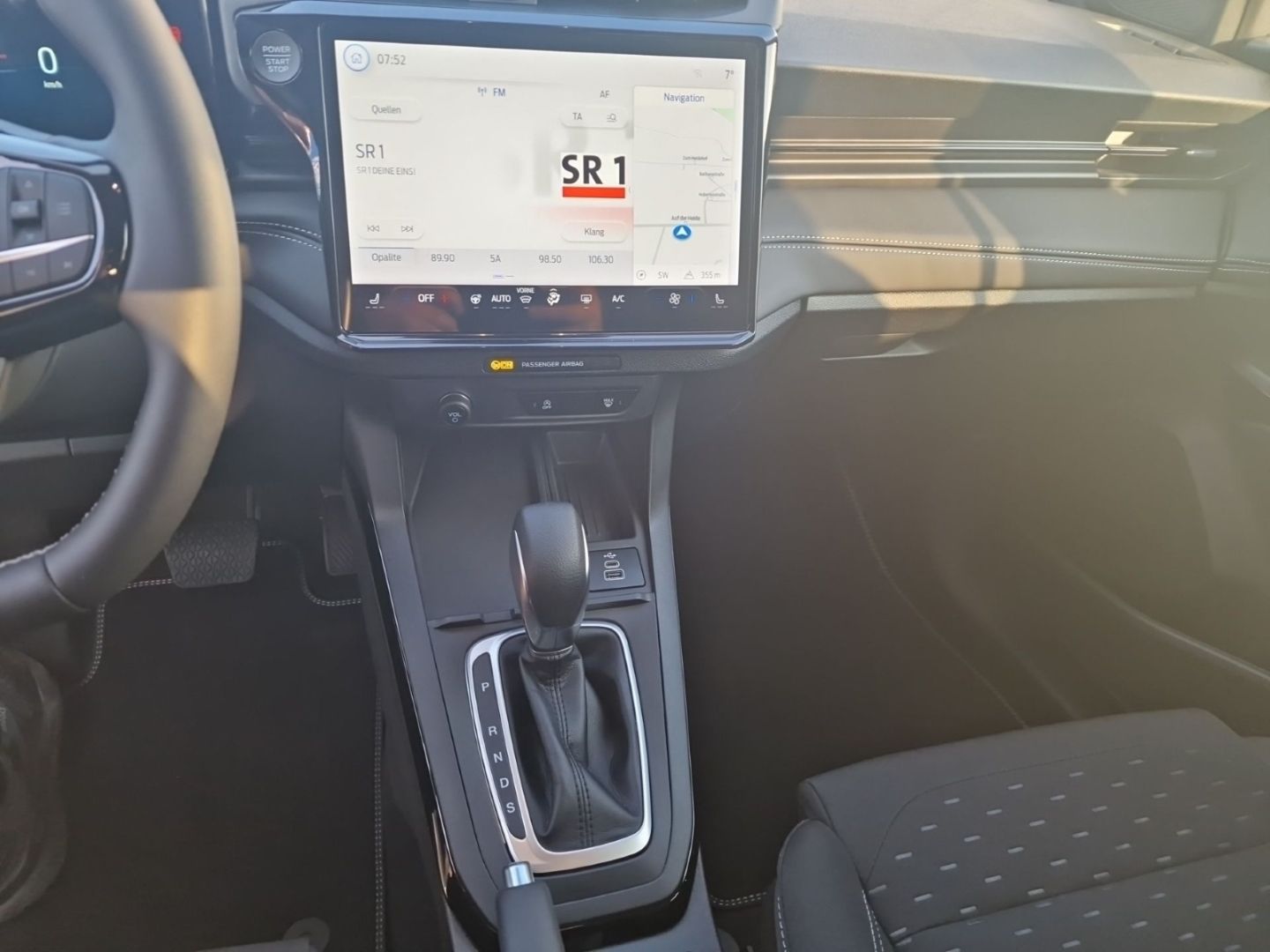 Fahrzeugabbildung Ford Puma Titanium Automatik, Winterpaket