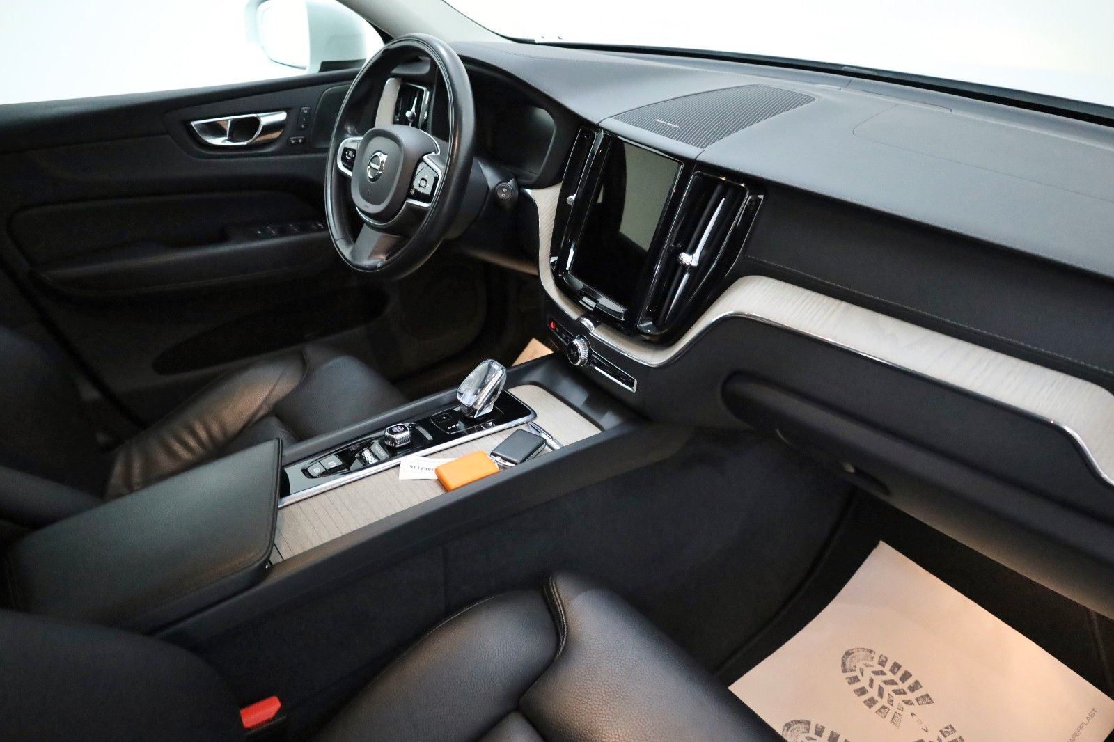 Fahrzeugabbildung Volvo XC60 Inscription T6 AWD,Leder,Kamera,Panoram,AHK