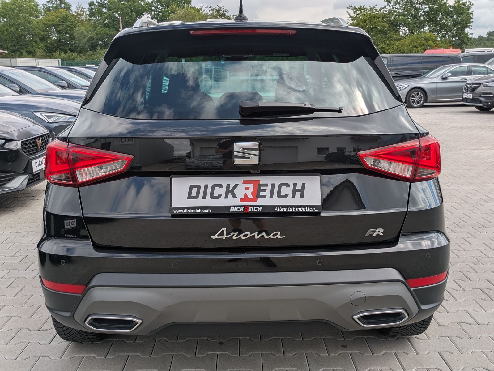 Fahrzeugabbildung SEAT Arona 1.0 TSI FR DSG AHK*ACC*LED*APP*DAB*KAMERA